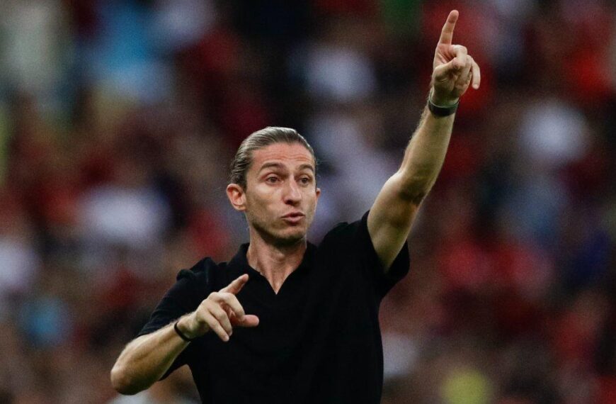 Filipe Luis entrenando al Flamengo