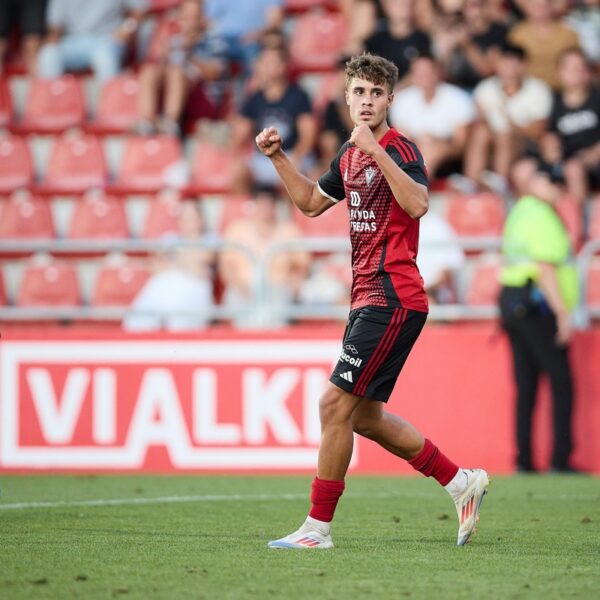 Hugo Rincón cerca del Girona