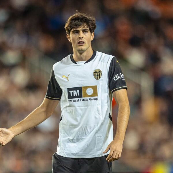 El Manchester United, interesado en el fichaje de Javi Guerra