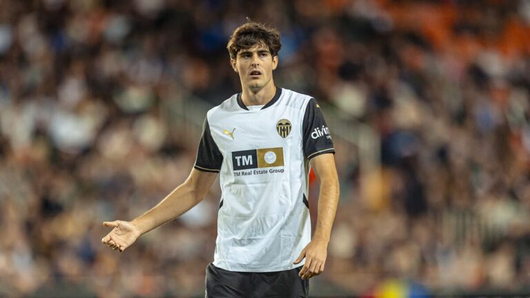 Javi Guerra interesa al Manchester United