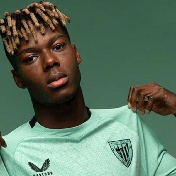 El Athletic Club presenta su tercera equipación para esta temporada, con un color verde turquesa
