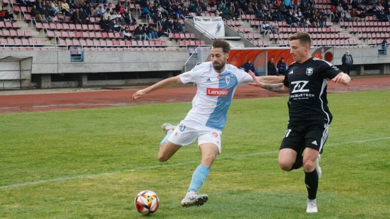 Parapar, con la camiseta del Compostela en San Lázaro