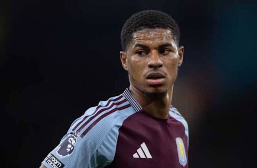 Marcus Rashford con el Aston Villa