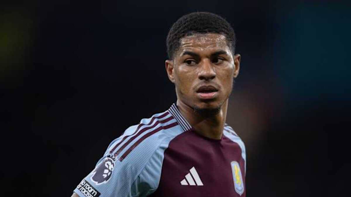 Marcus Rashford con el Aston Villa