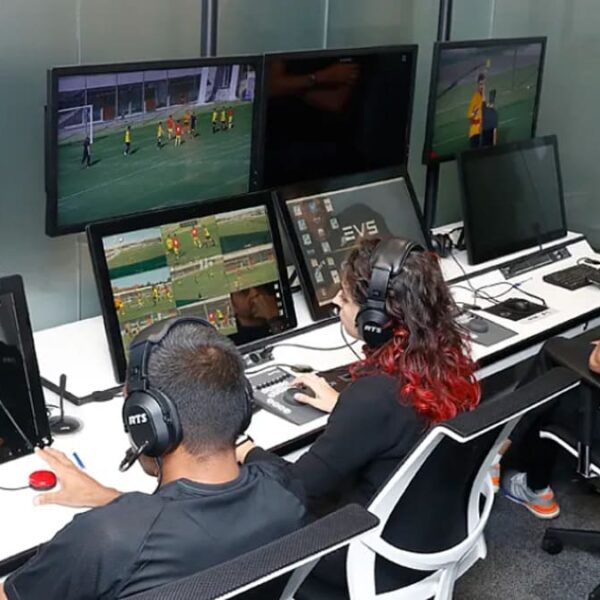 El VAR «low cost» será una realidad en Primera RFEF