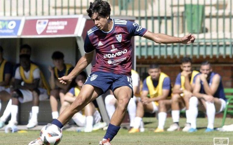 El Real Jaén se refuerza con Alex Maroto