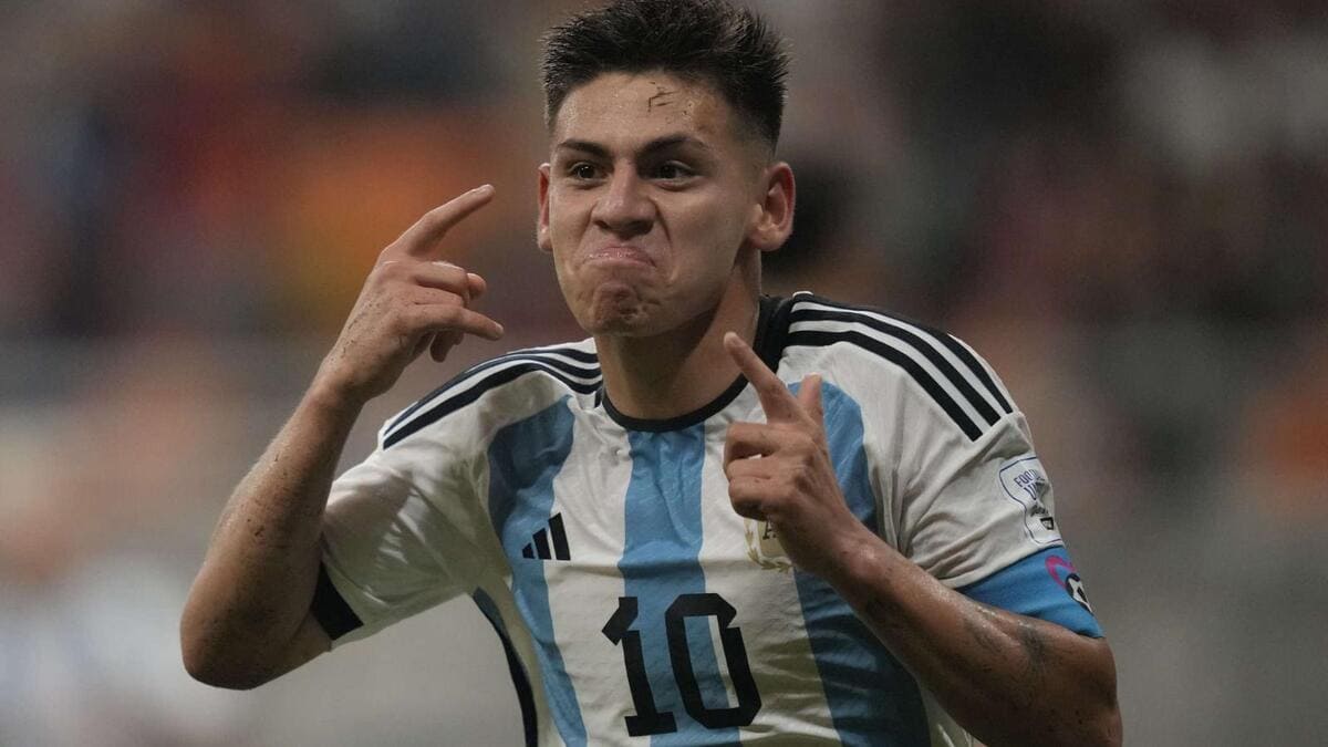 Oficial: Claudio Echeverri llega al Bayer Leverkusen