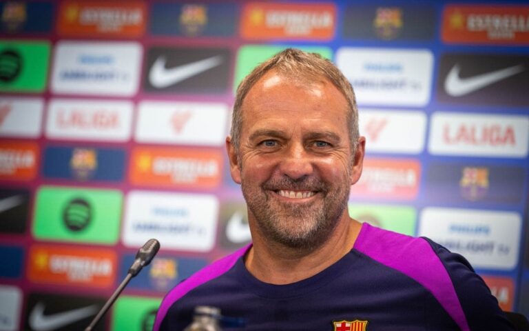 Hansi Flick: «Con el tema de las inscripciones, no estoy contento»