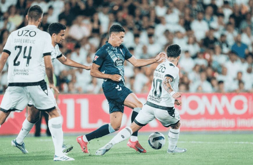 Jones El-Abdellaoui con el Celta ante el Vitória portugés