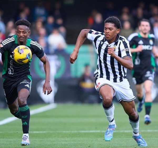 El Rayo Vallecano tiene atado a Jozhua Vertrouwd