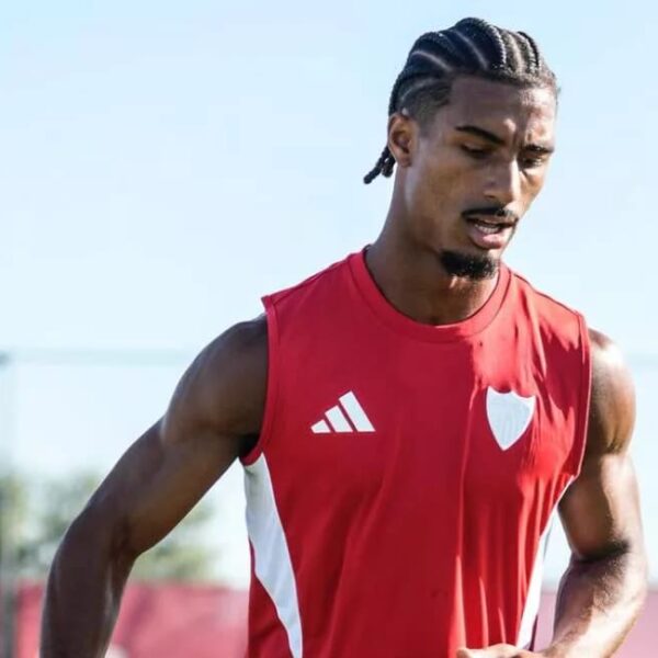 Badé, cerca de salir del Sevilla