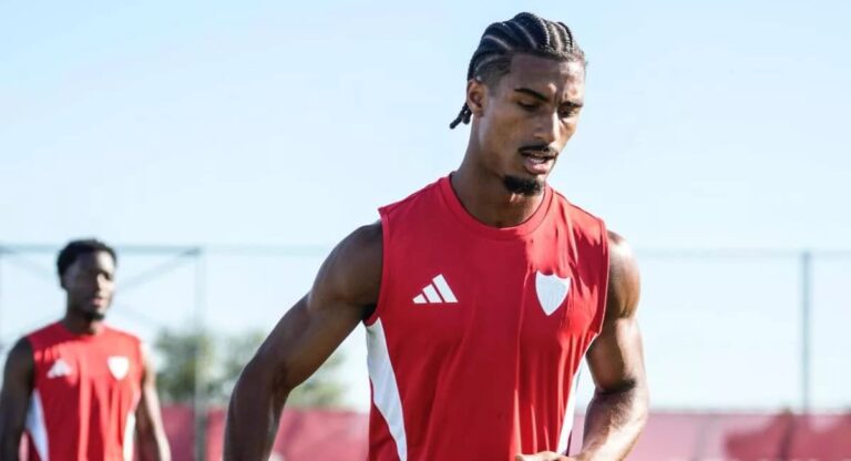 Loïc Badé, en la rampa de salida del Sevilla