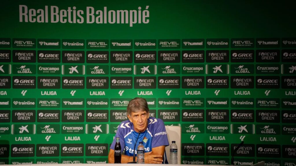 Manuel Pellegrini en rueda de prensa