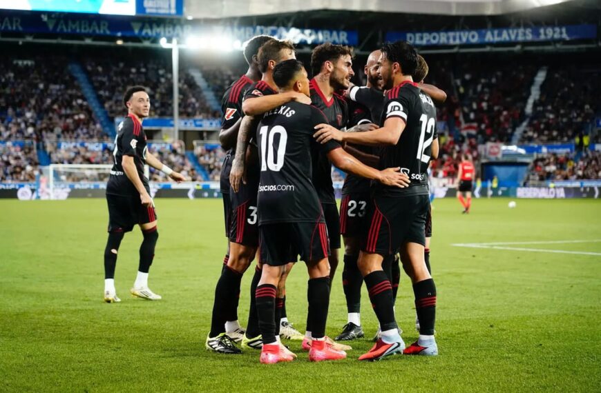 Alavés 1-2 Sevilla: Victoria a base de casta y coraje