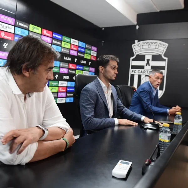 El fin de la «transición ordenada» del FC Cartagena más cerca que nunca