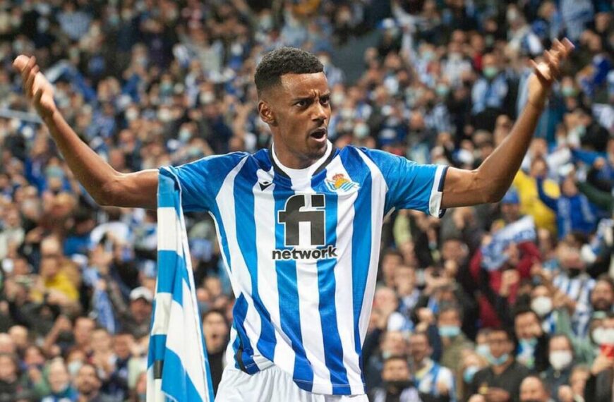Alexander Isak con la Real Sociedad
