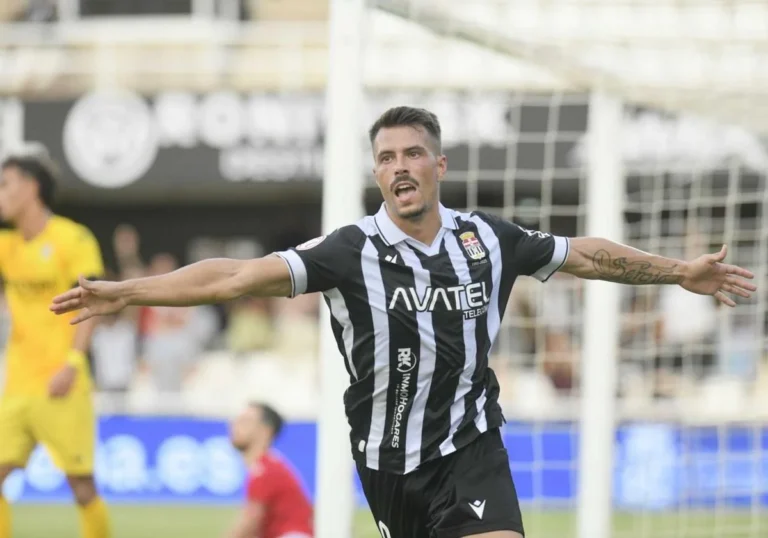 FC Cartagena 2 – 1 Hércules CF: Victoria cartagenera «in extremis»