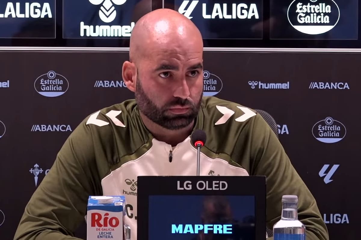 Claudio Giráldez en rueda de prensa