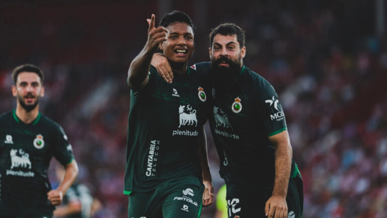 Villalibre y Jeremy contra el Almería.