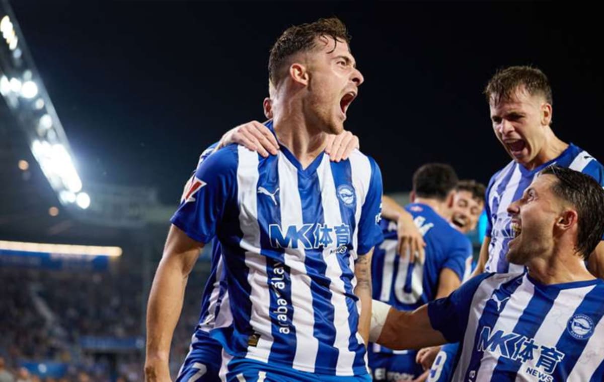 Toni Martínez, el jugador de las cinco grandes ligas que más duelos aéreos ha ganado