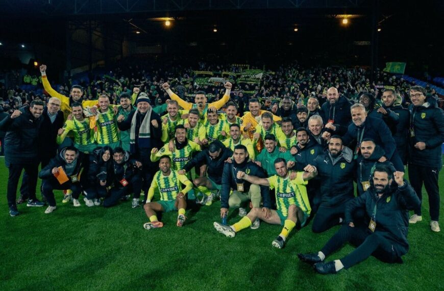 El AEK de los ocho españoles que conquista Europa