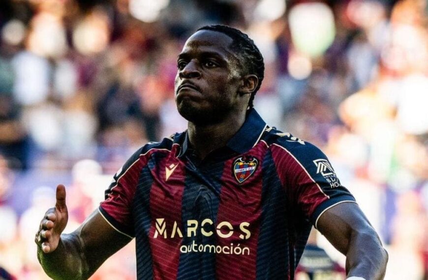 Etta Eyong en un partido con el Levante