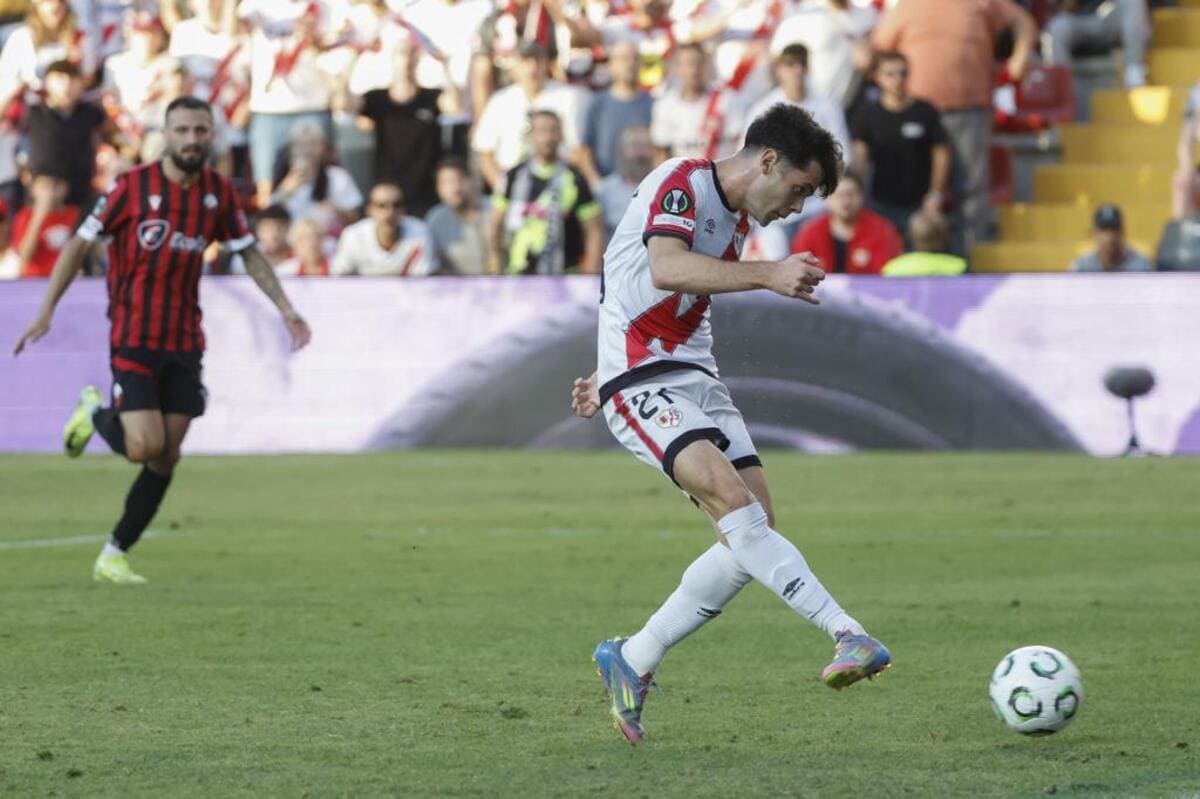 Fran Pérez marcando un gol