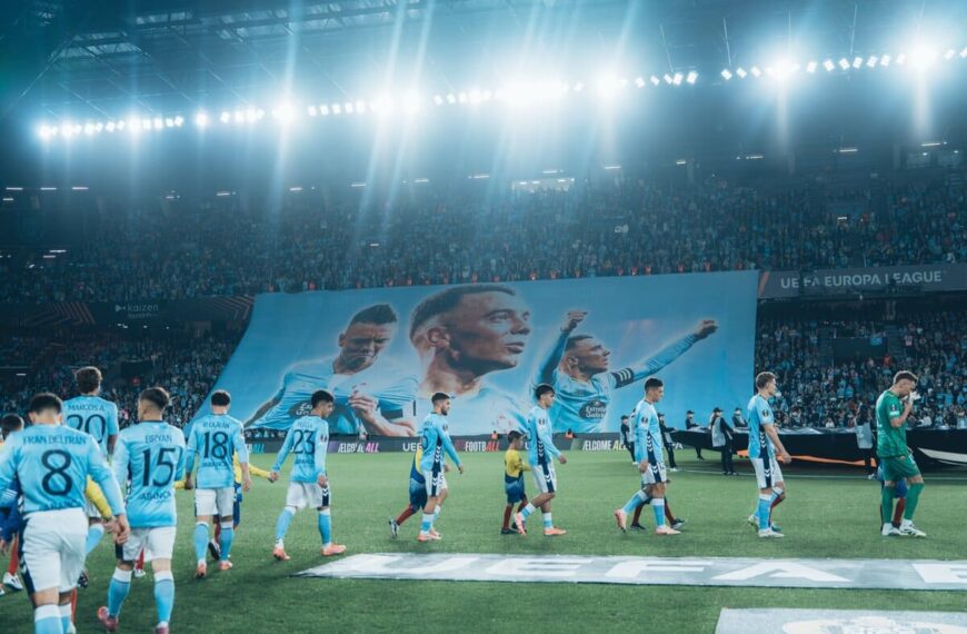 El tifo desplegado por el Celta en homenaje a Iago Aspas