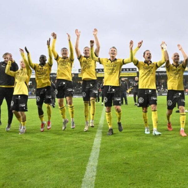 Mjällby AIF, el equipo de un pueblo de 1500 habitantes, que consiguió un hecho histórico al proclamarse por primera vez campeón de la liga sueca, superando a históricos como Malmo