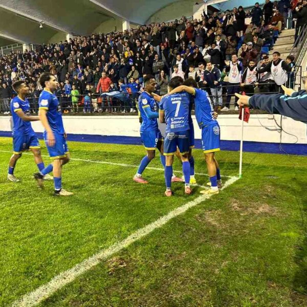 Ourense CF 4-2 Real Oviedo: Noche de meigas en O Couto