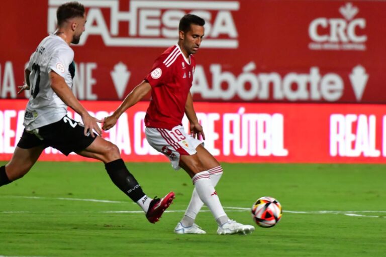 Real Murcia C.F. 2-1 A.D. Alcorcón: el espíritu de Colunga se hace notar