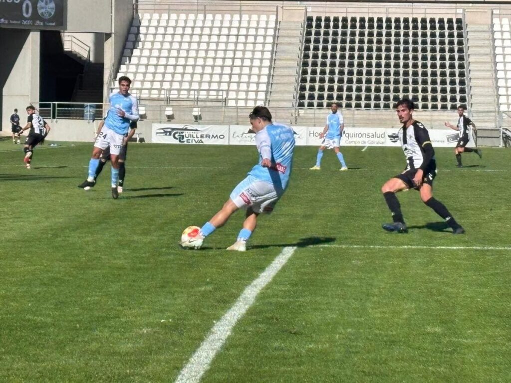 RB Linense 0-0 Ciudad de Lucena: Empate merecido en el Ciudad de La Línea