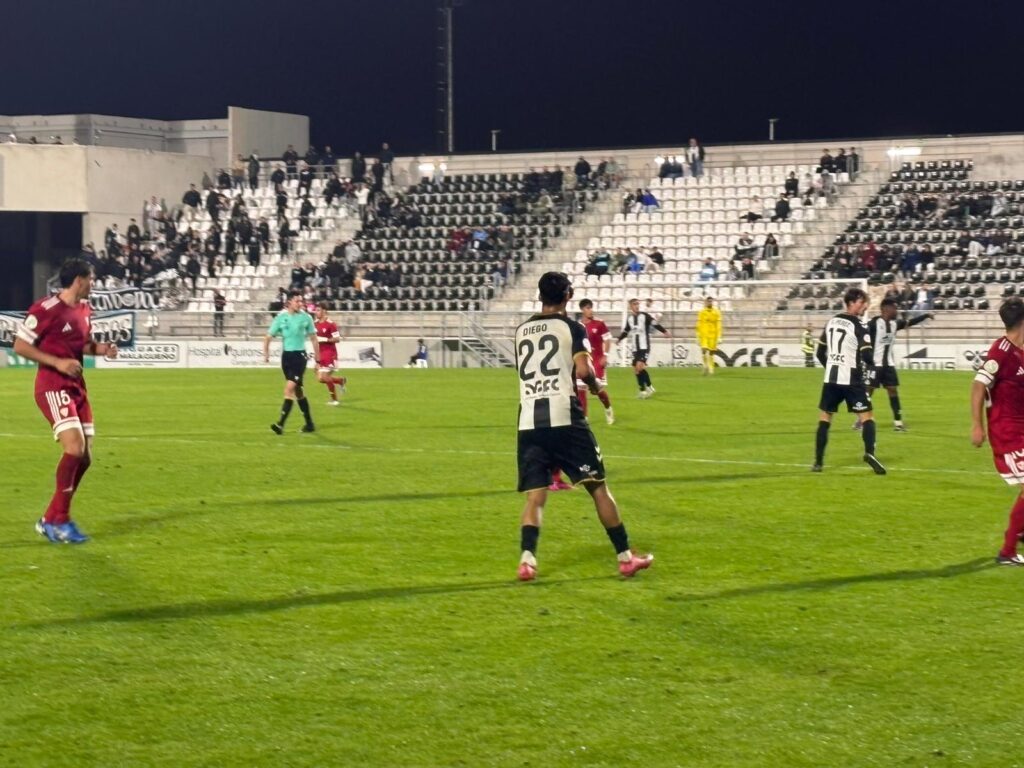 RB Linense 2-1 Sevilla C: La veteranía da el triunfo a los linenses