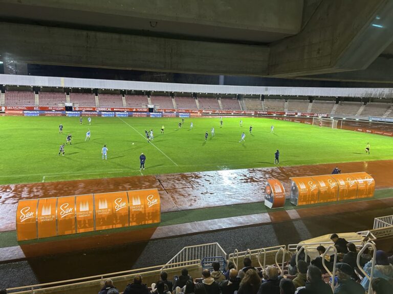 Imagen del Compostela - Noia disputado en San Lázaro