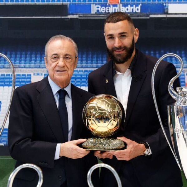 Benzema vuelve a mirar al Bernabéu: "Si Florentino está ahí, todavía puede ser"