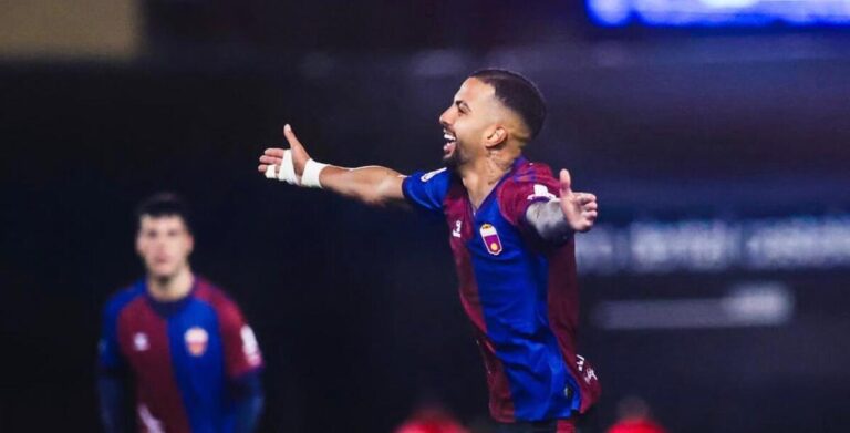 Cae el Almería en Elda