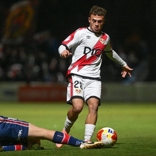 Real Ávila 1 – 2 Rayo Vallecano: Isi y Álvaro García salvan al Rayo