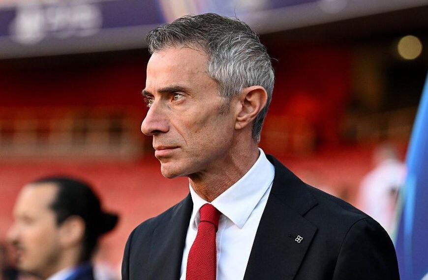 Andrea Berta en la previa de un partido de UEFA Champions League