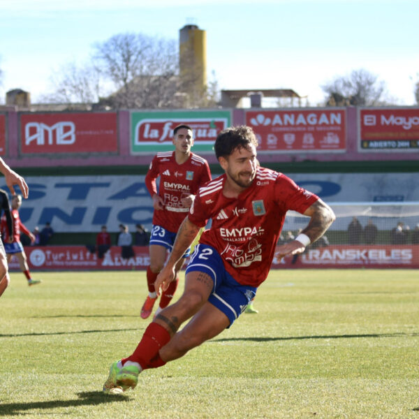 El Teruel logró una milagrosa victoria, mientras que el Tarazona empató