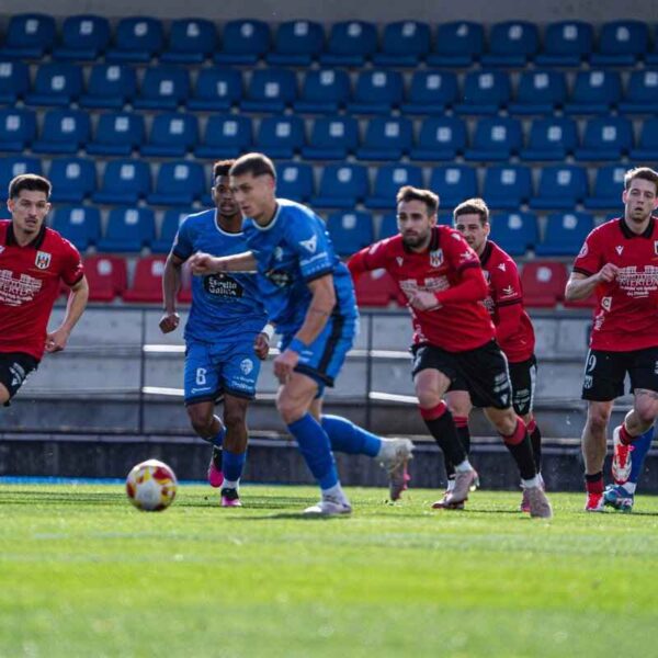 El Ourense CF respira tras ganar al Mérida