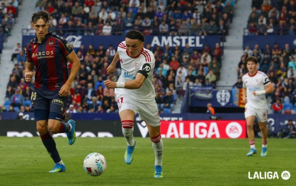 Levante UD 2-0 Sevilla FC: El Sevilla juega con fuego