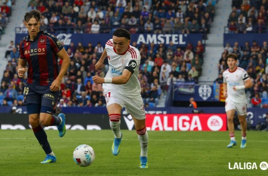 Levante UD 2-0 Sevilla FC: El Sevilla juega con fuego