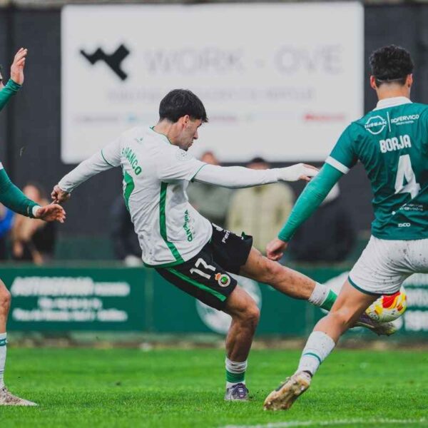 El Coruxo no falla ante el Rayo Cantabria y sigue soñando