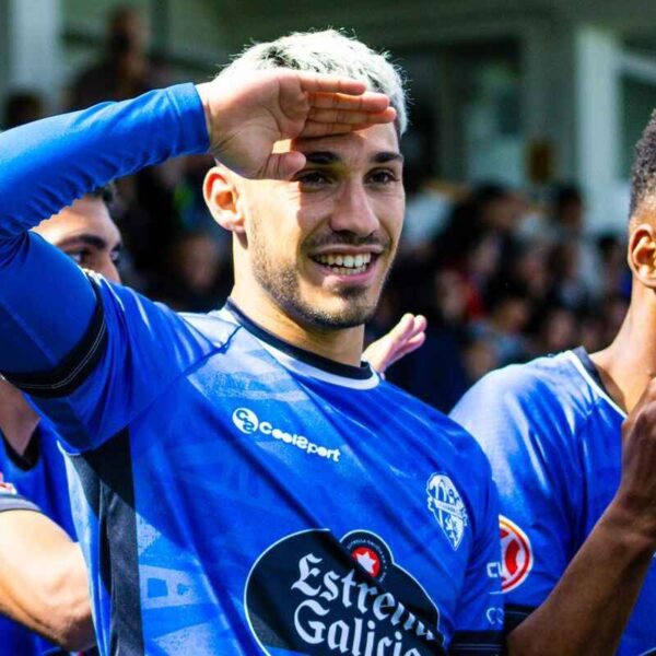 El Ourense CF arrolla al Lugo y abandona los puestos de descenso