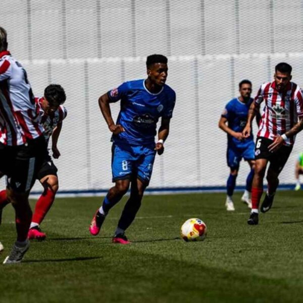 El Ourense CF cae ante el Zamora y se complica la salvación