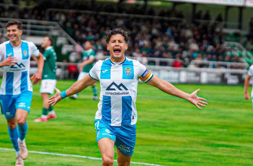 El Atlético Baleares mató al Coruxo a las primeras de cambio