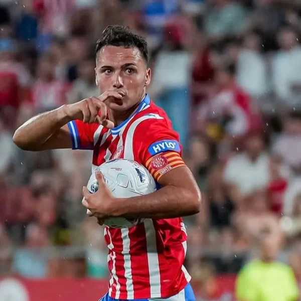 El Valencia sube su oferta por Arnau Martínez