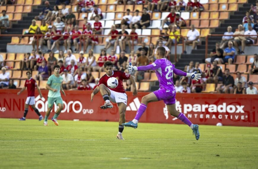 Nàstic y Girona en un partido amistoso