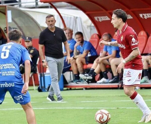 Real Murcia 2-1 Europa: Frenetismo, goles y remontada. 