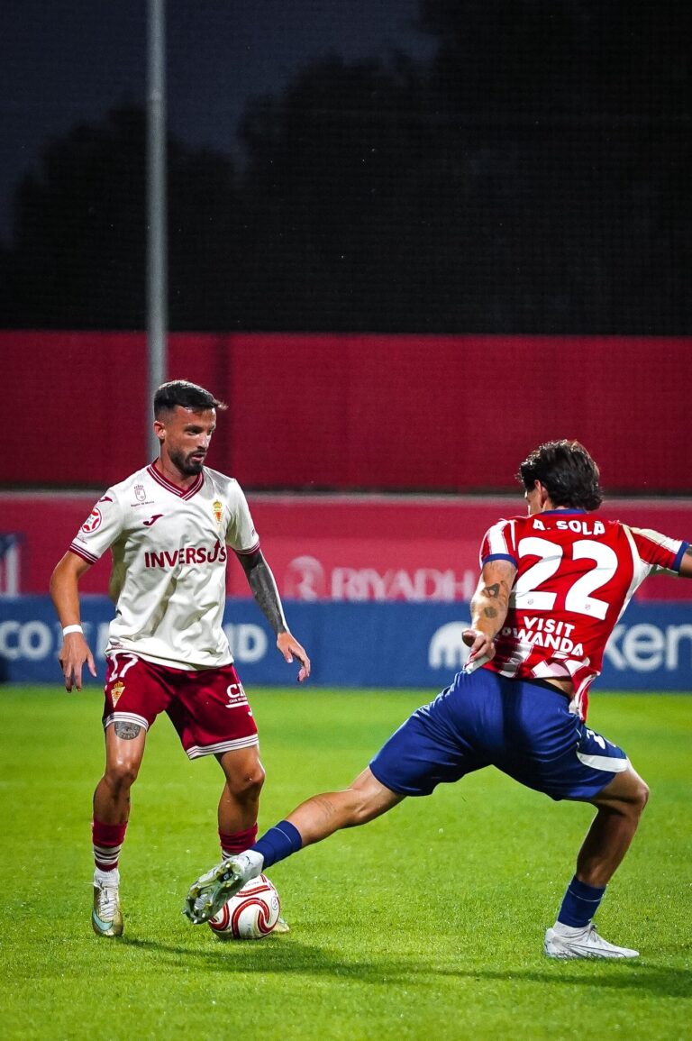 El Atlético Madrileño devora al Real Murcia: 4-0 y golpe brutal a un líder que venía en racha